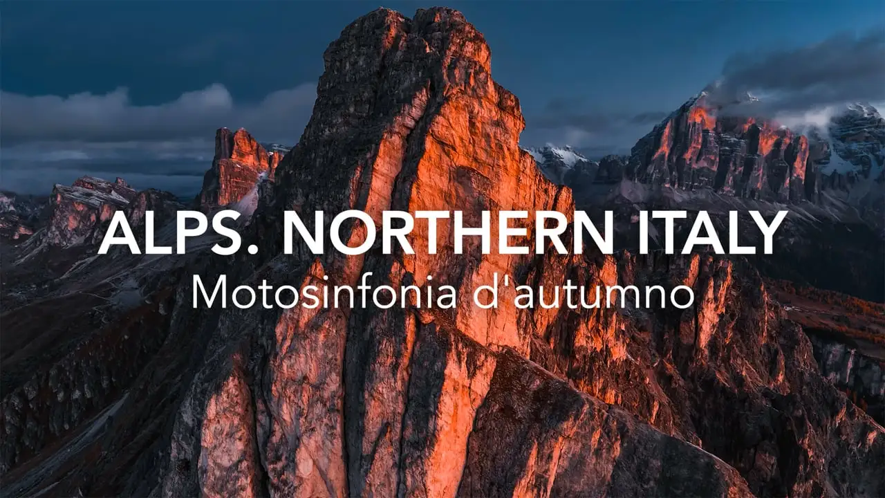  秋天的摩托辛福尼亚。阿尔卑斯山，意大利北部。